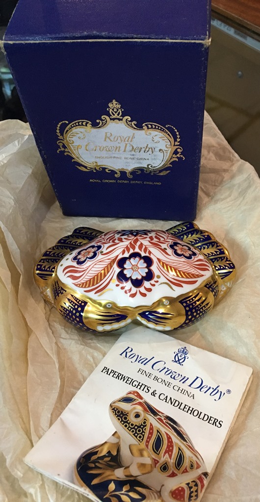 ROYAL CROWN DERBY IMARI PATTERN CRAB PAPERWEIGHT | Collector's World